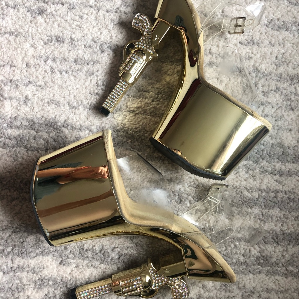 Pleaser Gold Chrome Revolver 7in Platform Heels